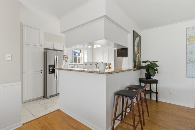 Building Photo - 2310 Droxford Dr