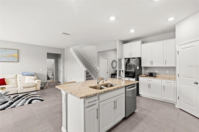 Building Photo - 16980 Oval Rum Dr