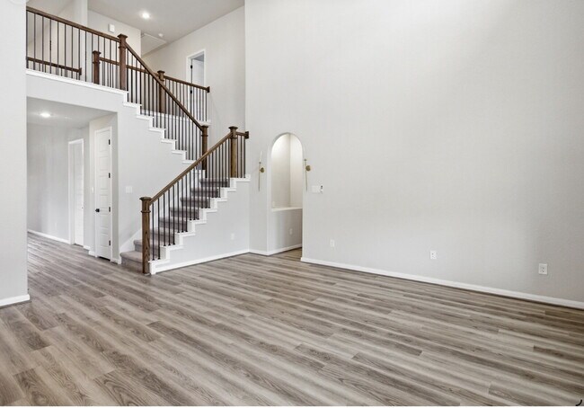 Building Photo - 10051 Mulhouse Dr