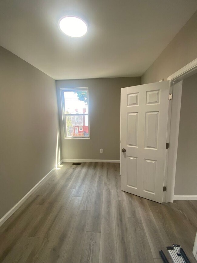 Building Photo - Remodeled  Home - Ogontz