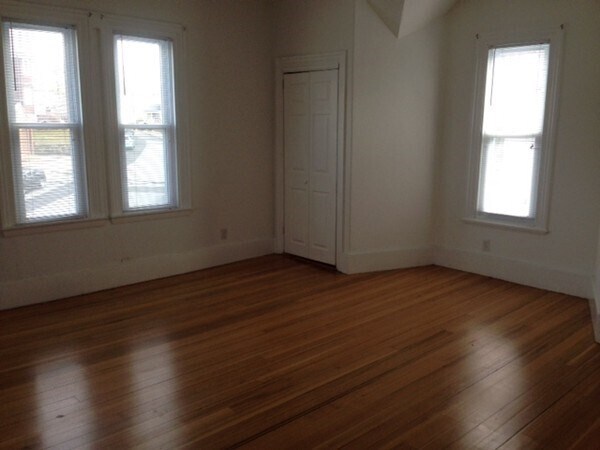 Building Photo - 93 Cass St