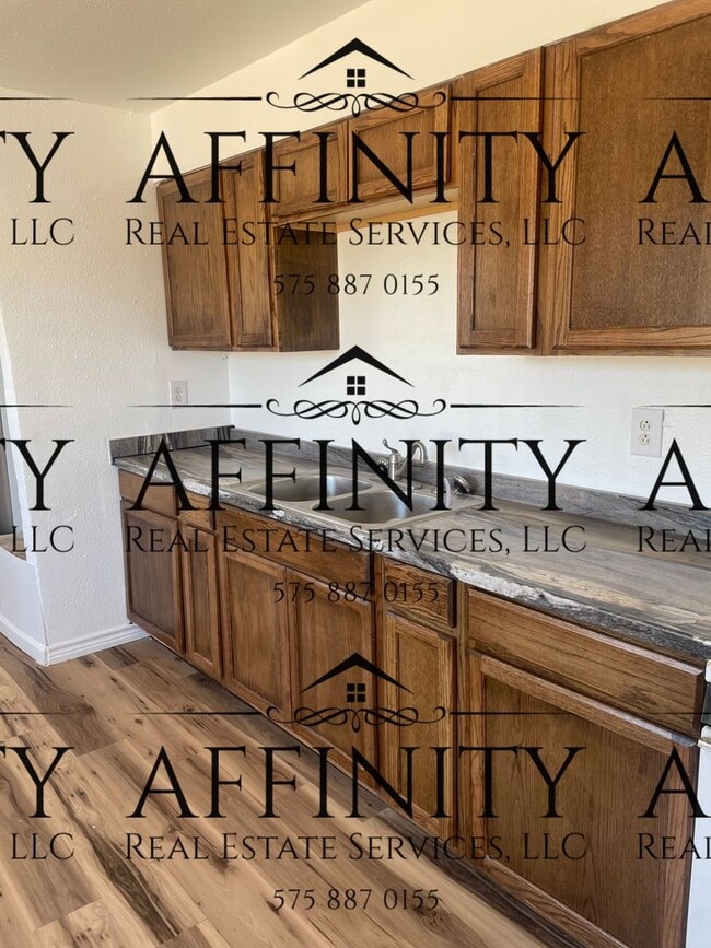 Building Photo - 2 bedroom home