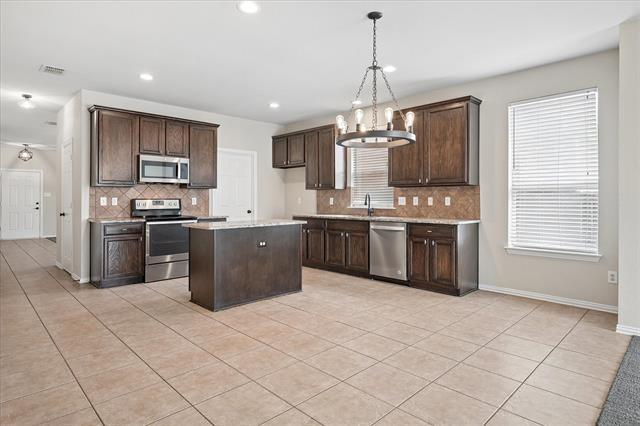 Building Photo - 11589 Snyder Dr