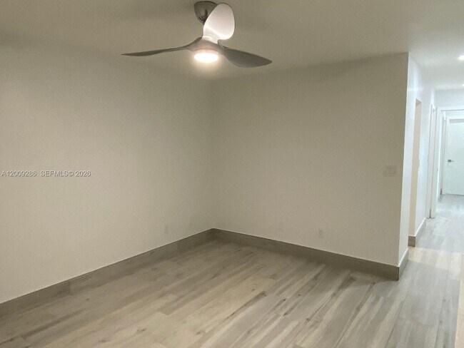 Building Photo - 403 SW 89th Pl
