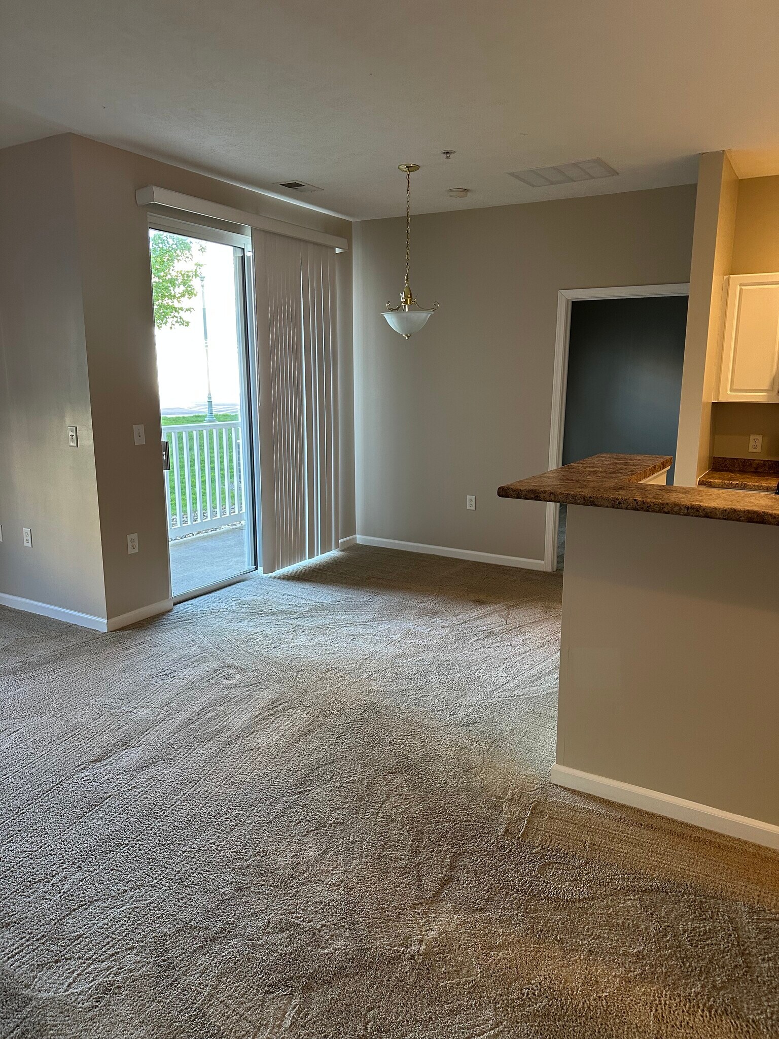 Dining room - 415 Stockton Rdg