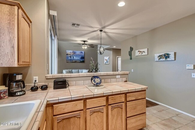 Building Photo - 9750 N Monterey Dr