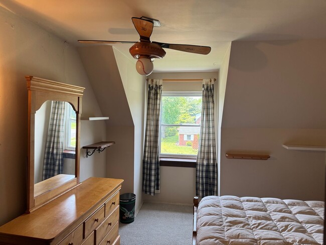 Building Photo - Lansdale Charming 4 Bedroom Cape Cod with ...