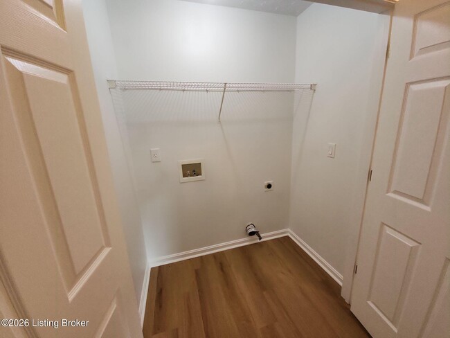 Building Photo - 405 Parker Pl