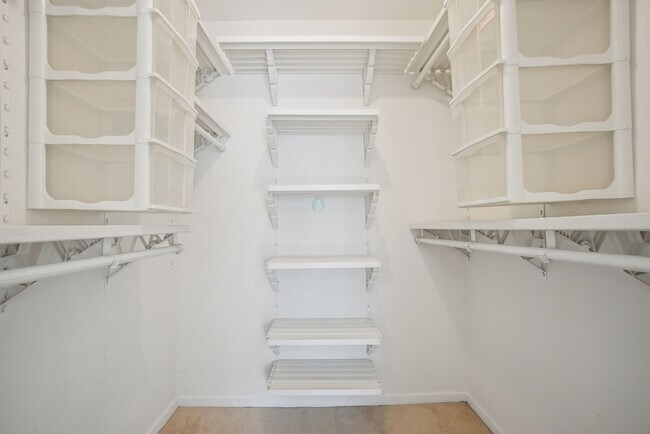 Building Photo - 8A Heritage Dr