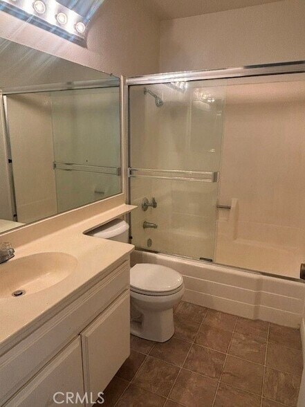 Building Photo - 7083 E Shorecrest Dr