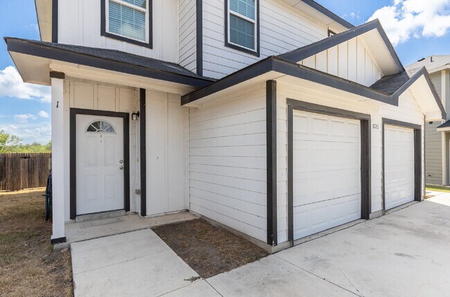 Building Photo - 8723 Key Windy Way
