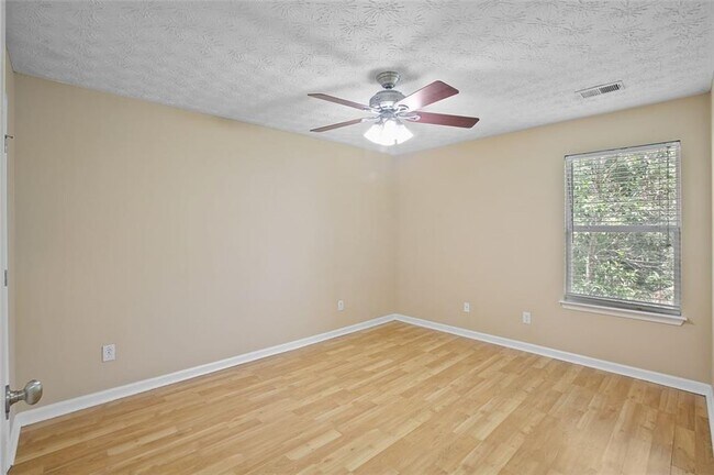 Building Photo - 5078 McEver View Dr