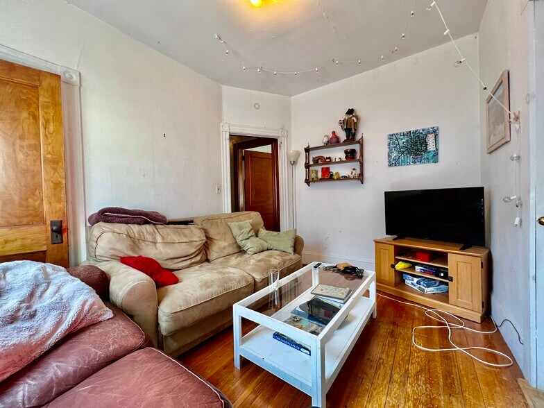 Building Photo - 75 Carolina Ave