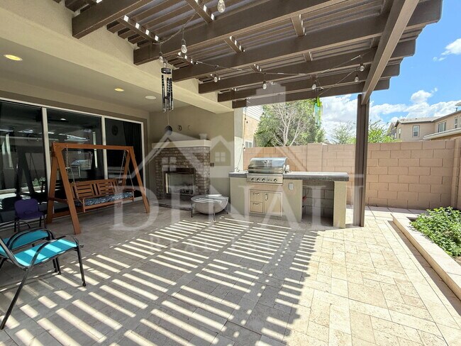 Building Photo - 1729 W Myrna Ln