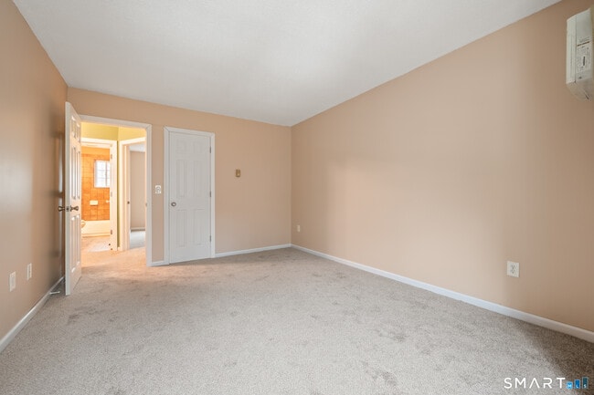 Building Photo - 92 Cynthia Ln