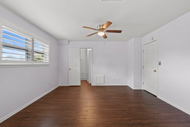 Building Photo - 8318 Everleaf Dr