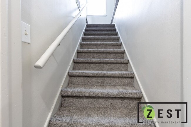 Building Photo - Amazing 3 bed 1 bath Home