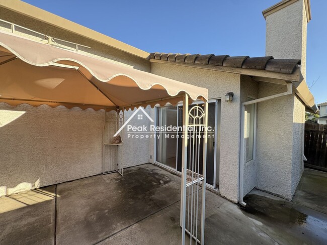 Building Photo - Charming 3bd/2ba Elk Grove Home With 2 Car Garage!
