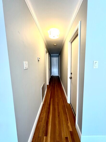 Building Photo - 36 Grace St