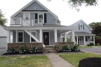 Building Photo - 80 E Division St