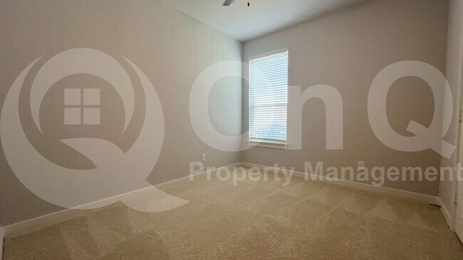 Building Photo - 5522 Blue Point Ln