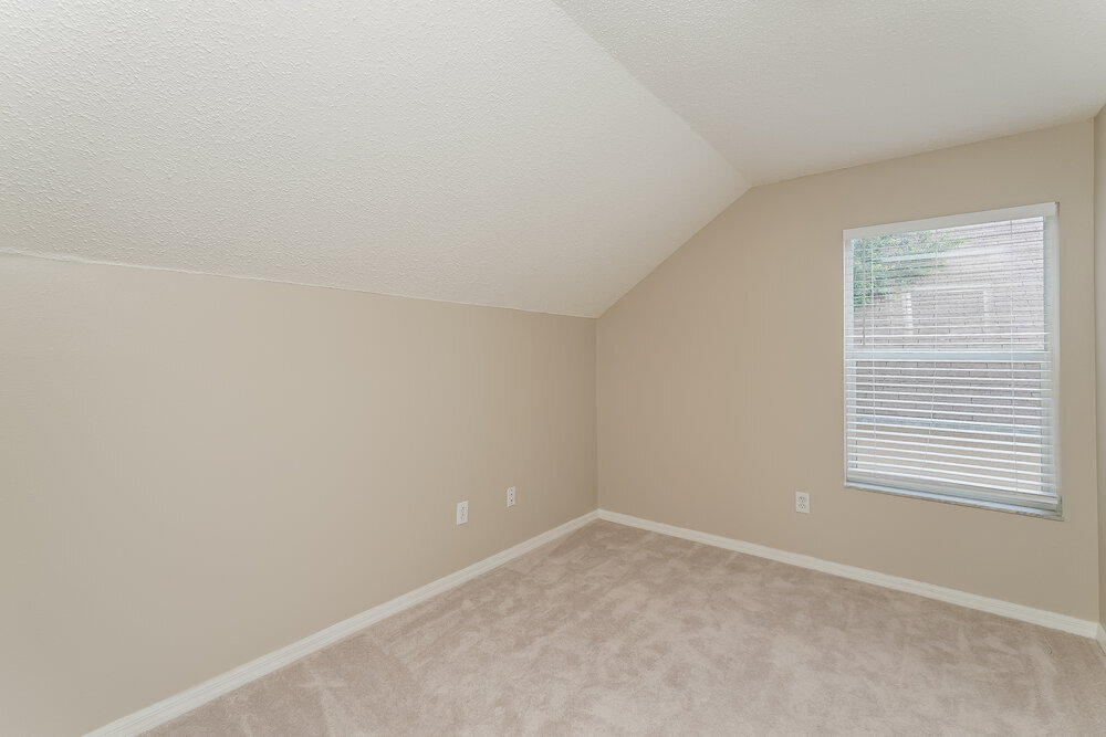 Building Photo - 6637 Summer Haven Dr