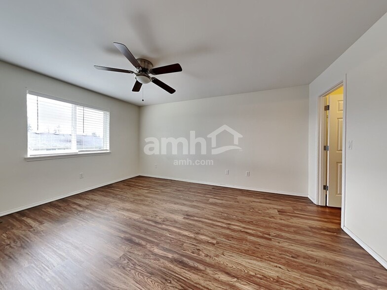 Building Photo - 18012 73rd Ave E