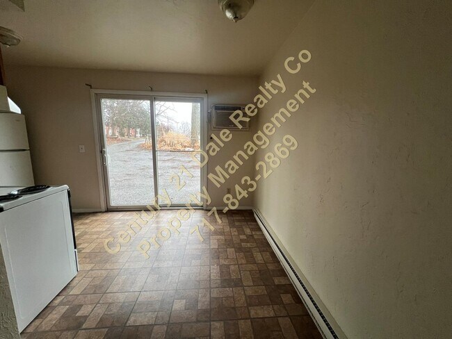 Building Photo - 2BR, 1.5 Bath in Dallastown School District