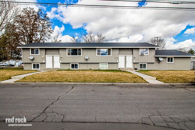 Building Photo - 403 E Dalke Ave