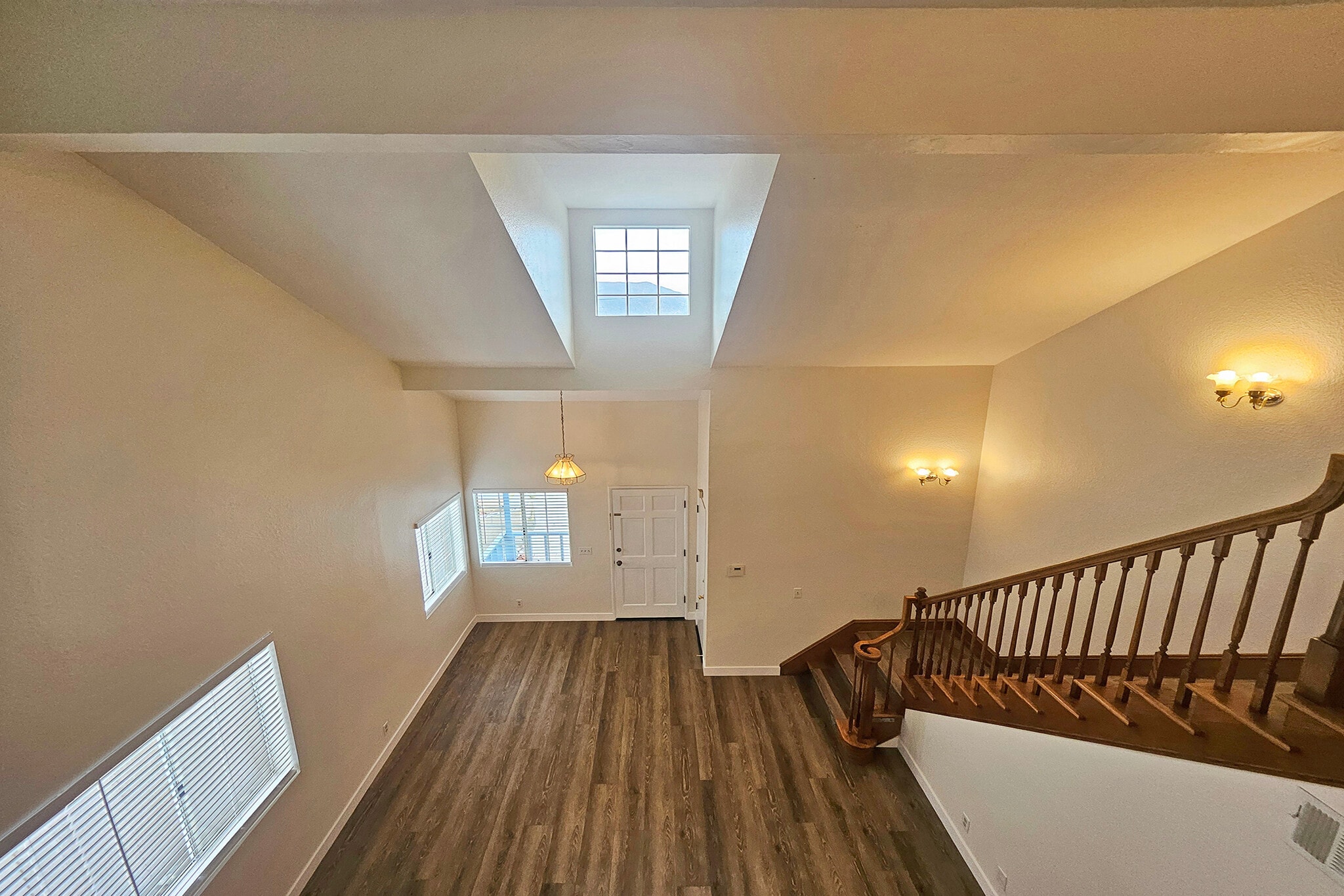 Building Photo - 7556 Thousand Oaks Dr