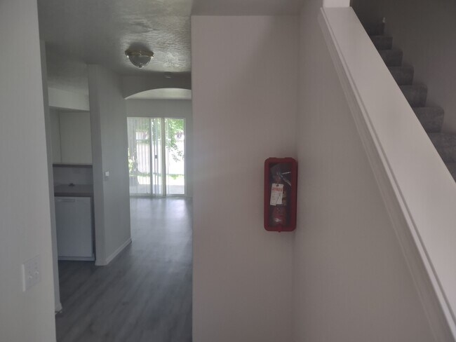 Building Photo - 4838 N Orchid Ln