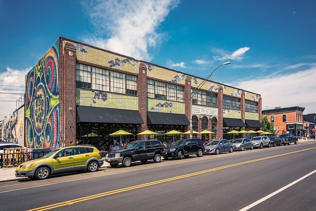 Building Photo - 3033 Blake St