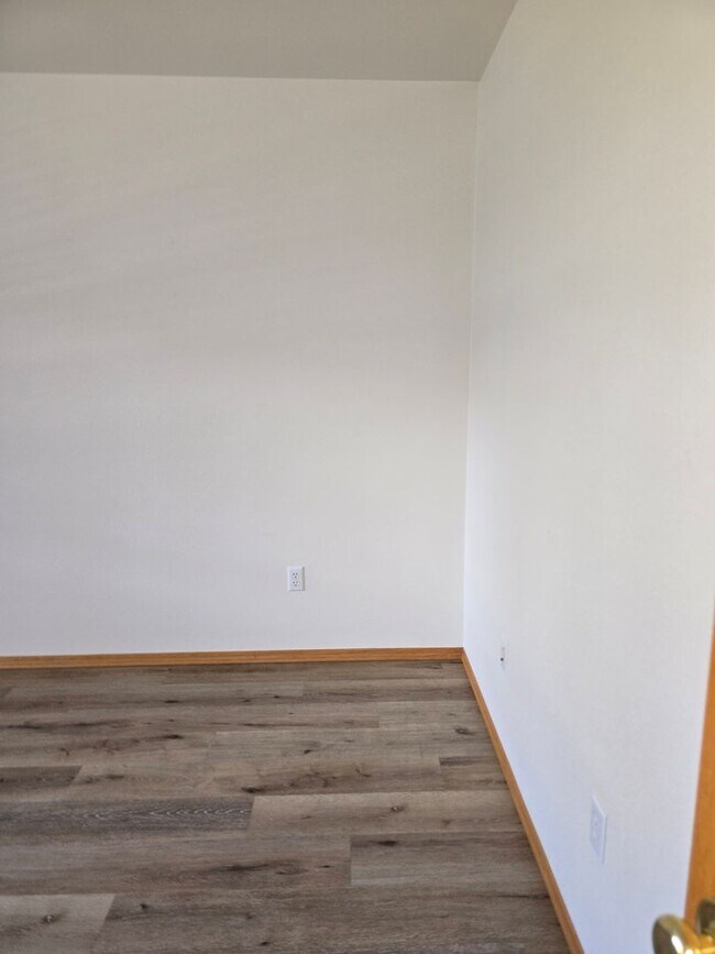 Building Photo - 1721