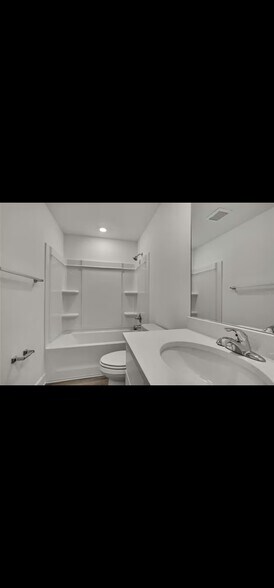 Building Photo - 4099 Jason Rd