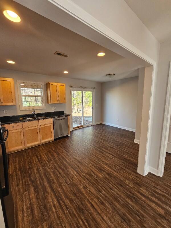 Building Photo - 527 Walter St