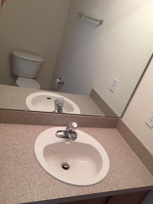 Building Photo - 894 Scrub Jay Dr