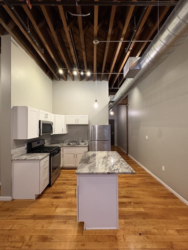Building Photo - 116 N 5th St