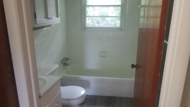 Building Photo - 2 Bedroom Home in Nashville!!