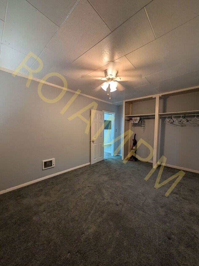Building Photo - 912/922 Elm Street