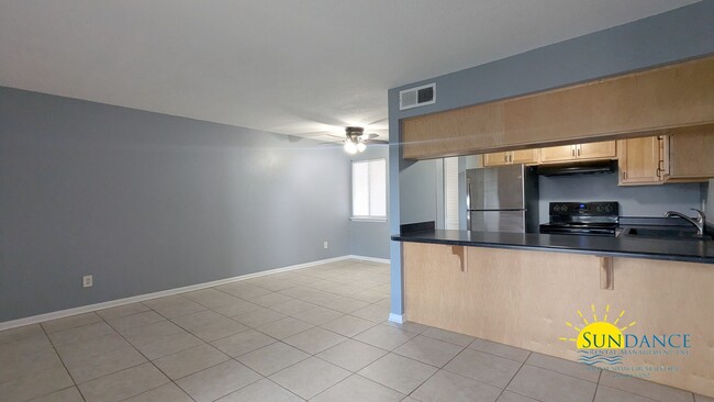 Building Photo - Renovated 1 Bedroom Waterfront Unit in For...