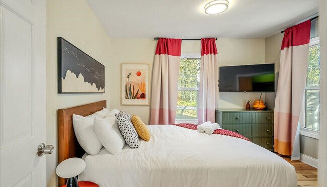 Building Photo - 223 Paxinos Dr