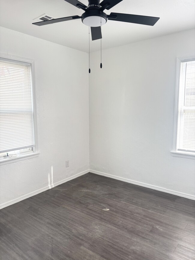 Building Photo - 4320 SE 43rd St