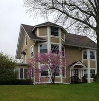 Building Photo - 636 21st St