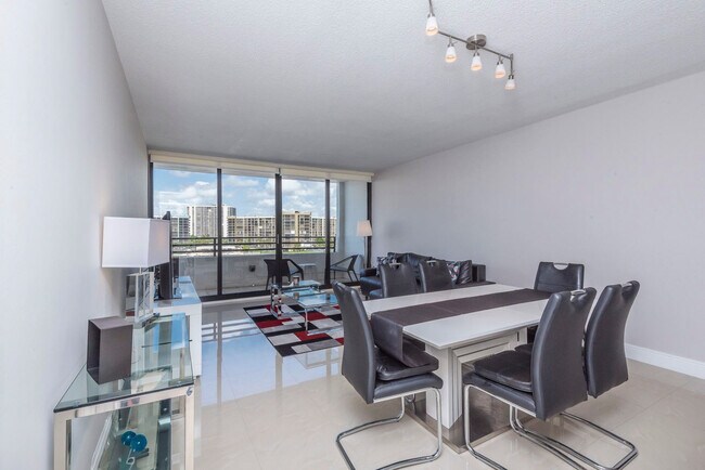 Building Photo - 3505 S Ocean Dr