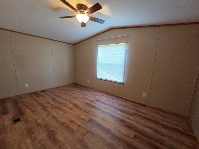 Building Photo - 169 Fort Worth St