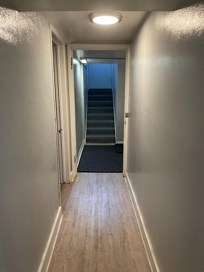 Building Photo - 2201 W State St