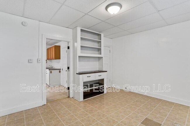 Building Photo - 207 N Mulberry St