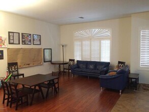 Building Photo - Gorgeous Large 5 Bedroom single level home with 3 car garage in North Phoenix with SOLAR ++Norter...