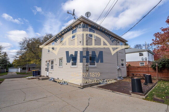 Building Photo - 2526 S 96th St