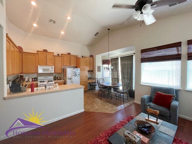 Building Photo - Beautiful Folsom! 3 Bed 2 Bath 1,468 Sq. Ft. Empire Ranch Home in Folsom